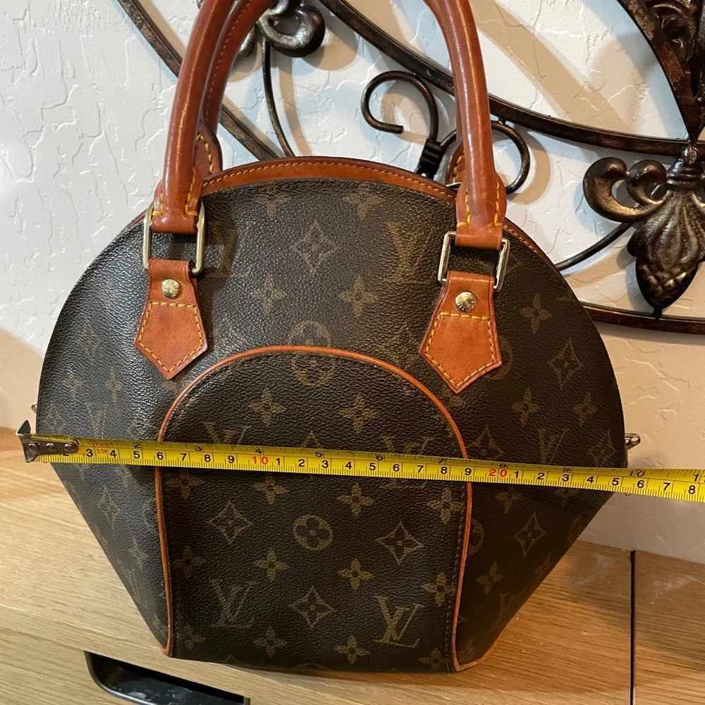 Louis Vuitton Ellipse Monogram  size PM Shoulder Bag - Picture 14 of 17